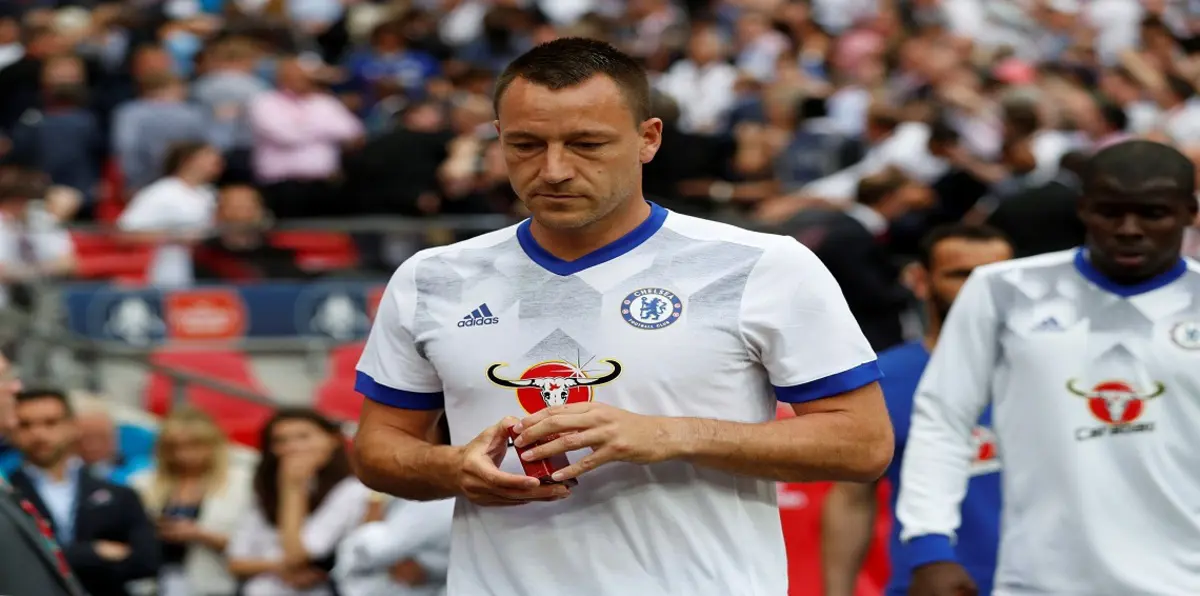 جون تيري يلغي فكرة الاعتزال ويقترب من بورنموث