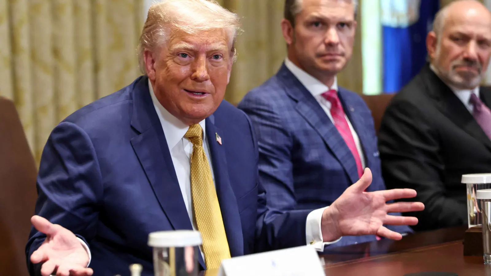 ترامب يفرض رسوماً جمركية 30% على الاتحاد الأوروبي والمكسيك