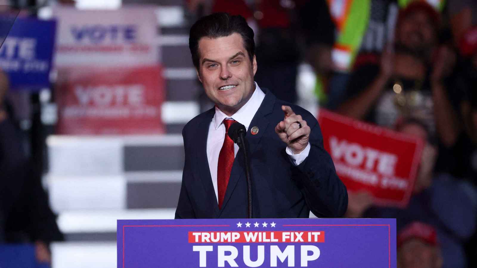 "جنس ومخدرات".. تقرير للكونغرس يدين حليفا لترامب بتهم أخلاقية