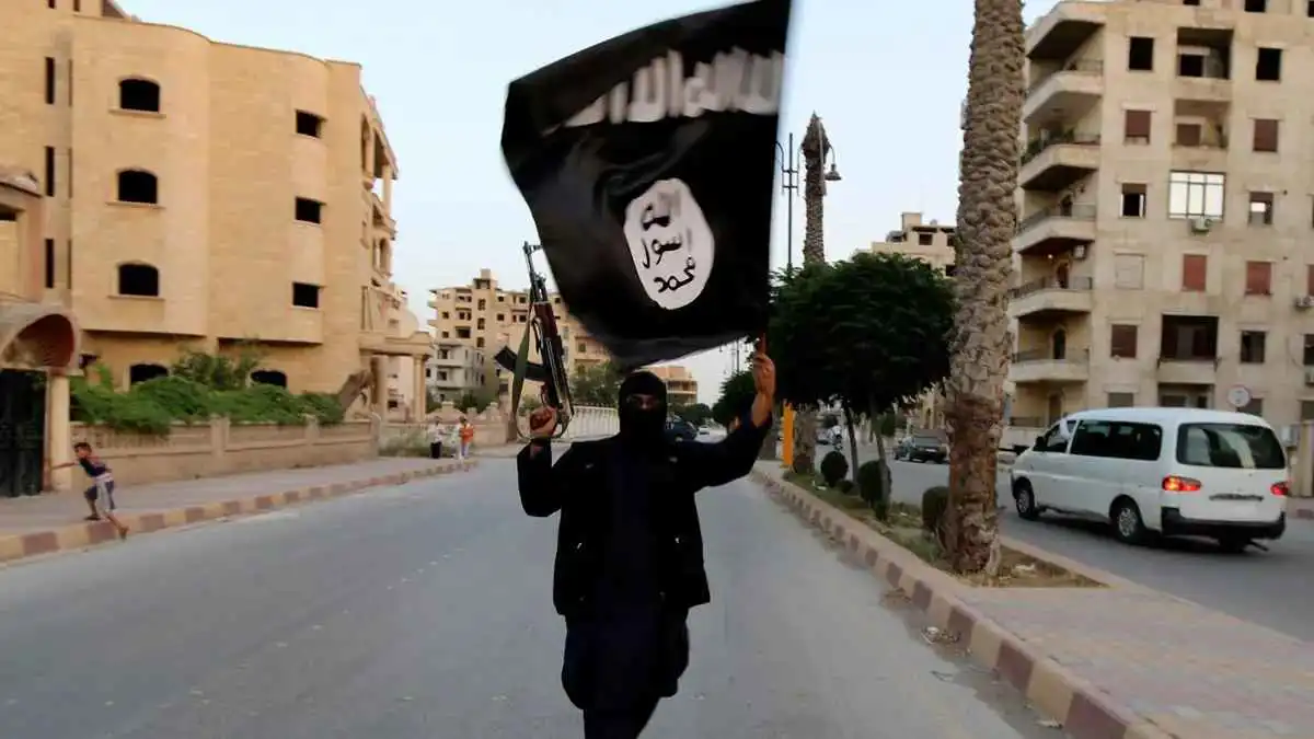 ظهور قيادي من داعش في دير الزور وسط غموض حول الموقف الرسمي