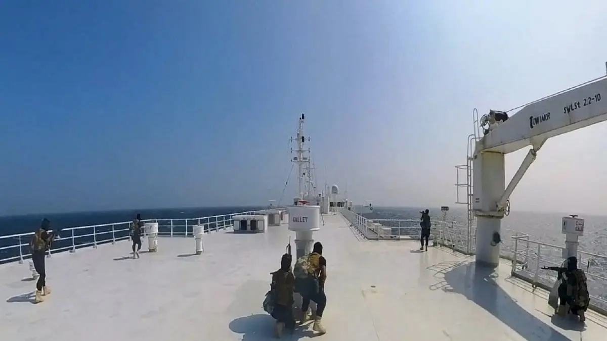 الصيد في ماء الحرب العكر