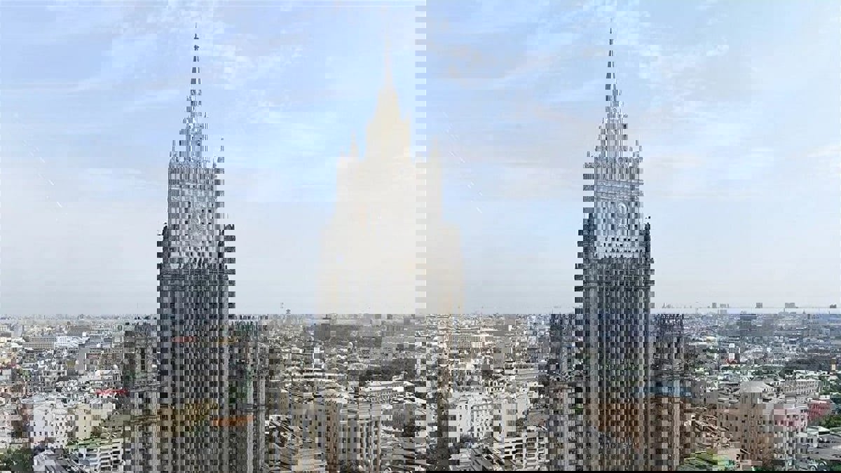 روسيا تعتزم استدعاء سفير لندن احتجاجا على "دخول" مدمرة بريطانية مياهها الإقليمية