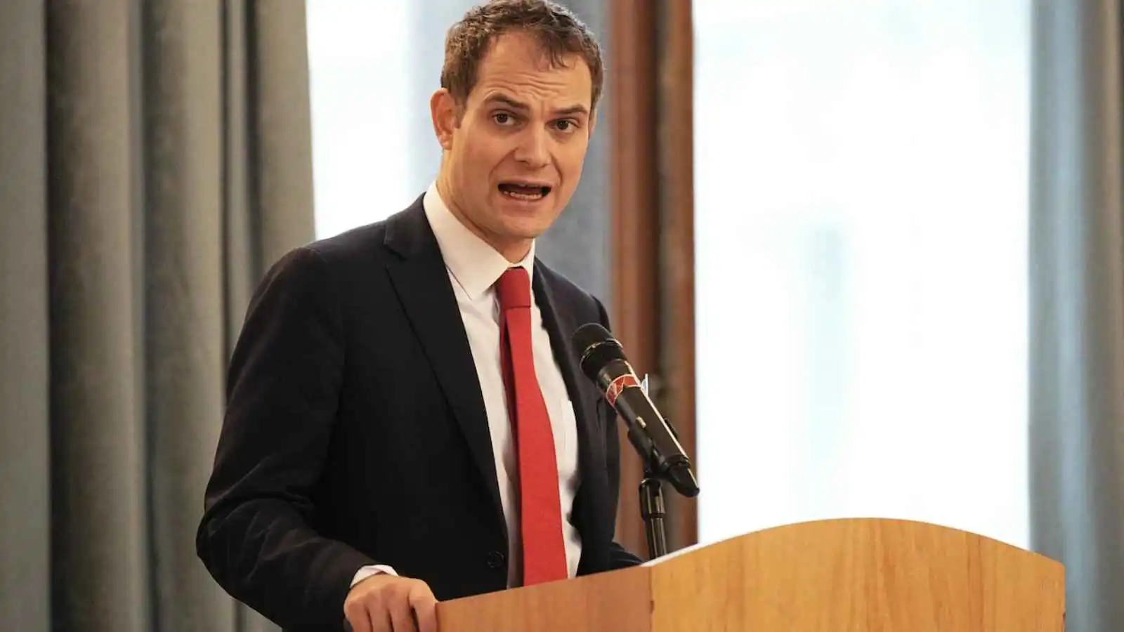 مول الحرس الثوري.. بريطانيا تفرض عقوبات على رجل أعمال إيراني