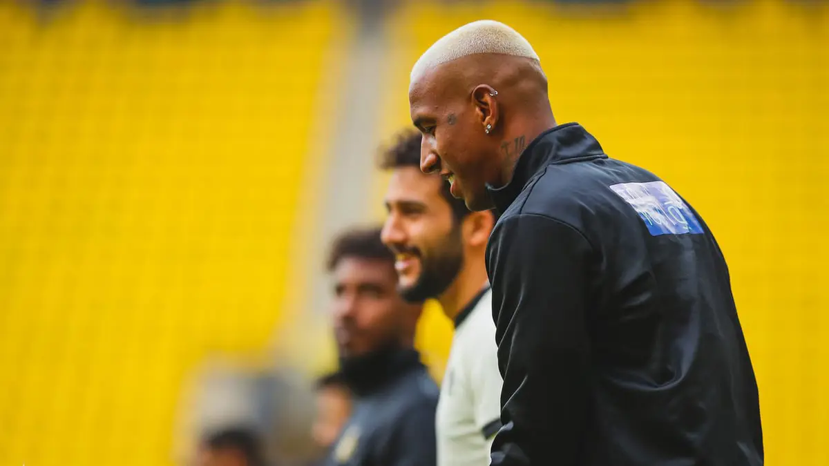 تاليسكا يصل معسكر النصر.. ورودي غارسيا يستقبله ويطلب منه هذا الأمر (فيديو)