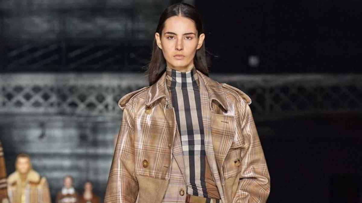 بربري تشطب 1700 وظيفة عالميا