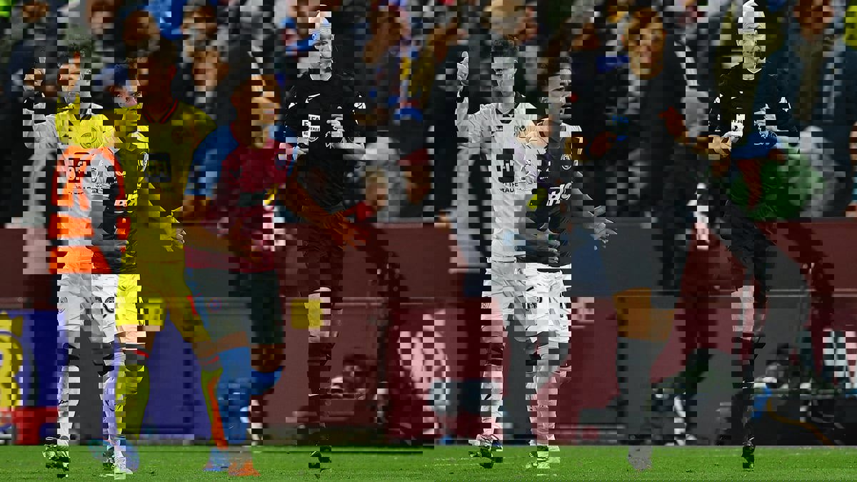 ترتيب الدوري الإنجليزي: أستون فيلا يتعادل أمام شيفيلد ويفشل في انتزاع الصدارة