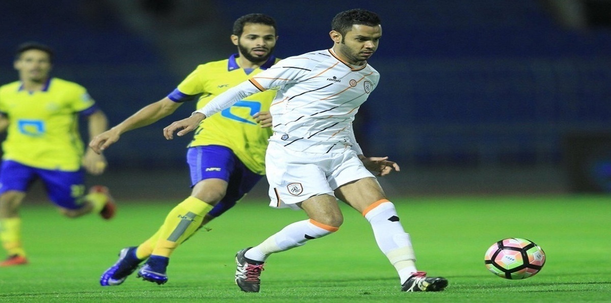 عبدالله الأسطا يكشف موقفه من البقاء مع نادي الشباب السعودي