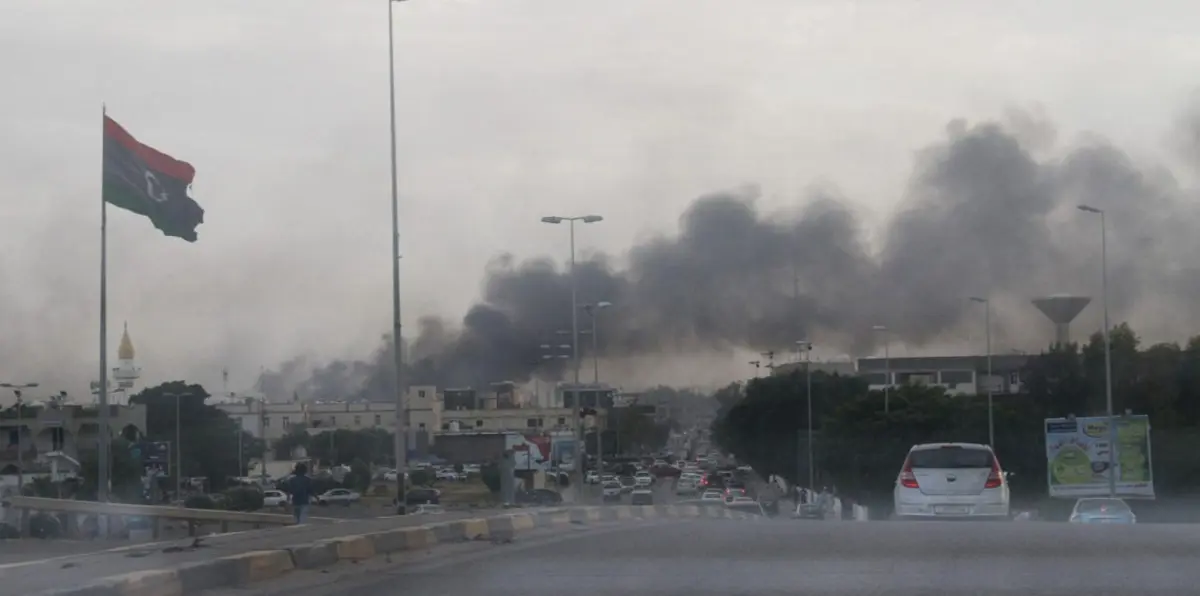 قتيل على الأقل خلال قصف جوي مجهول استهدف منزلًا في مدينة أوباري جنوب ليبيا