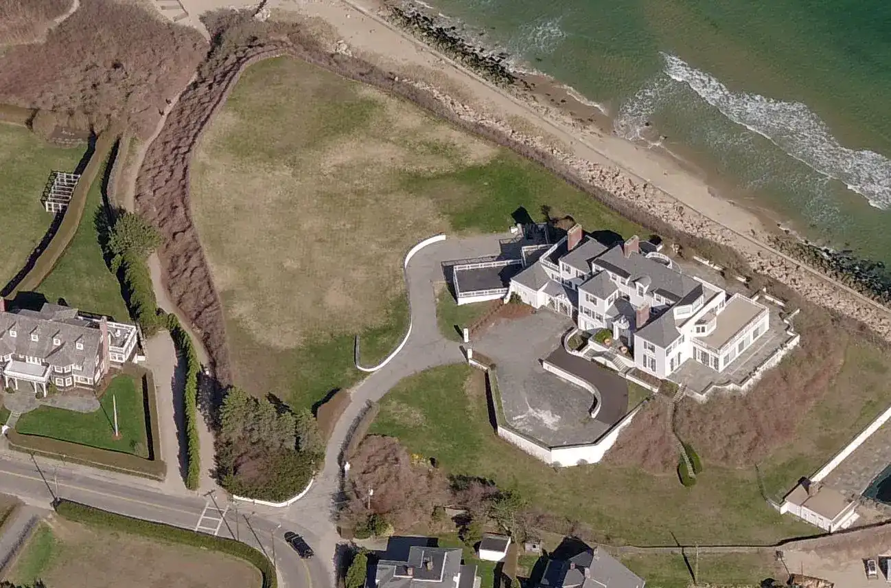 قصر تايلور سويفت في نيو إنجلاند