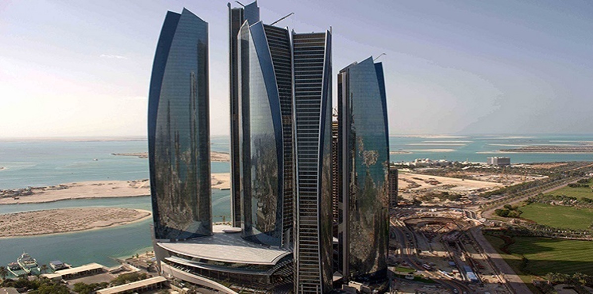 صندوق النقد الدولي: الاقتصاد الإماراتي قادر على التكيف مع أسعار النفط الجديدة