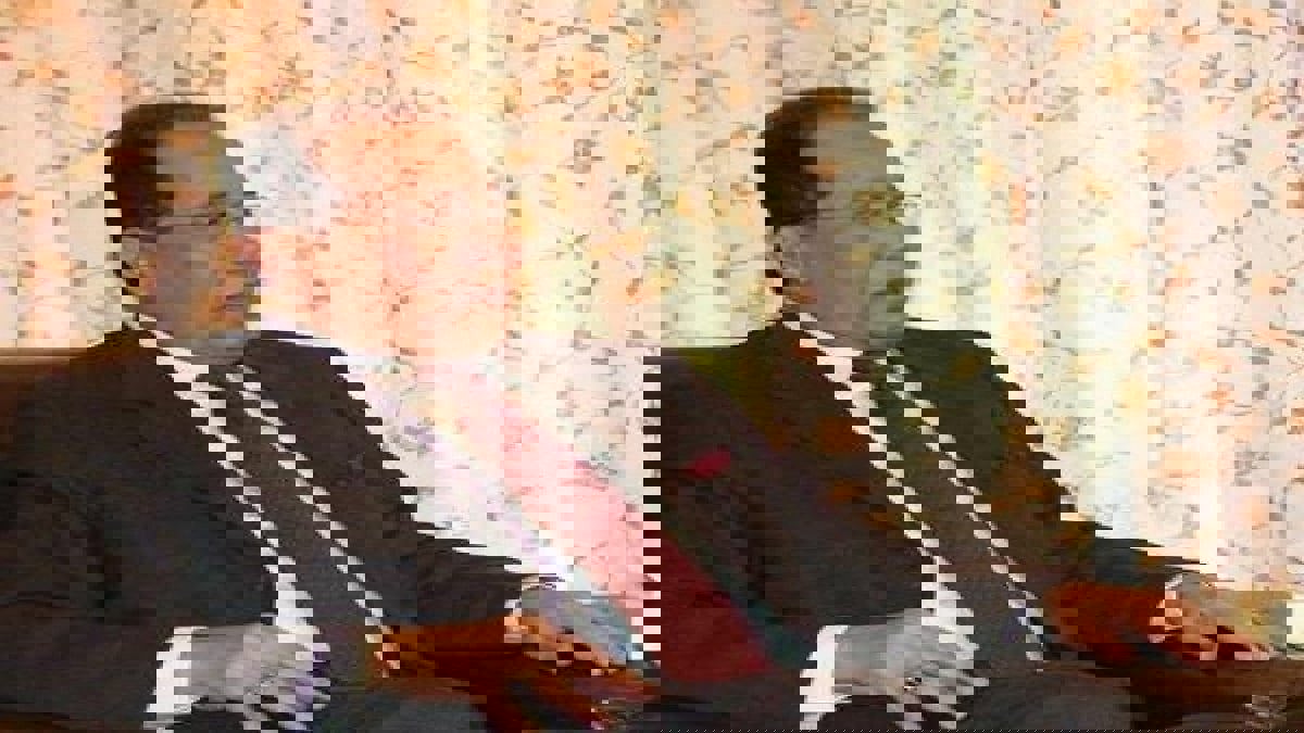 من هو عبدالقادر باجمال رئيس الوزراء اليمني الأسبق؟