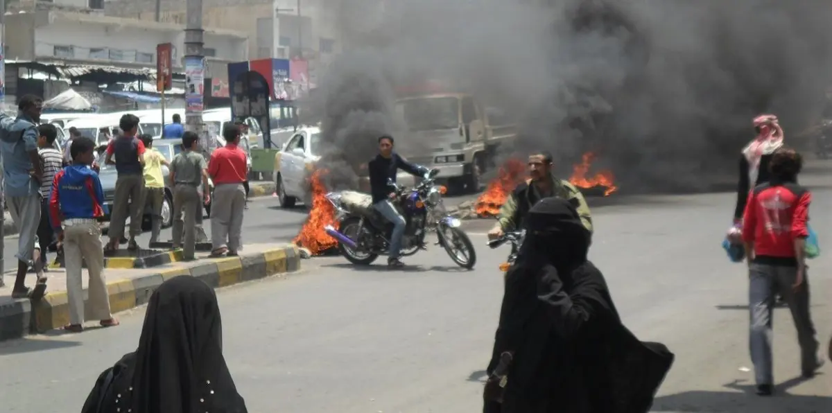 اليمن.. نجاة مسؤوليْن محلييْن في تعز من انفجار عبوة ناسفة