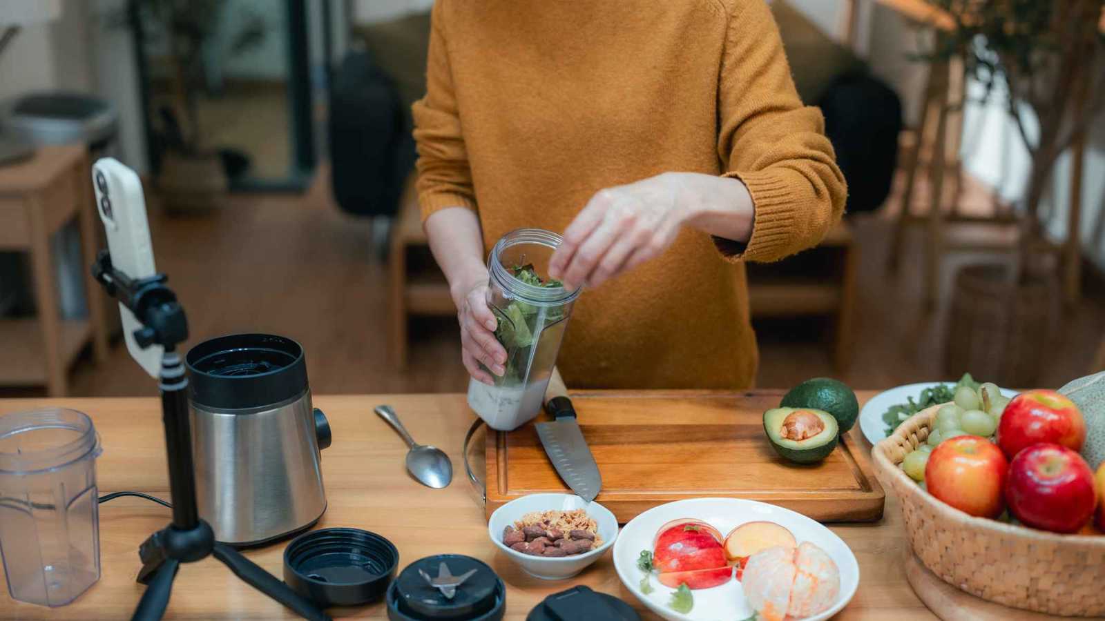 مع بدء موسم الإنفلونزا.. كيف تعزز مناعتك بالغذاء؟