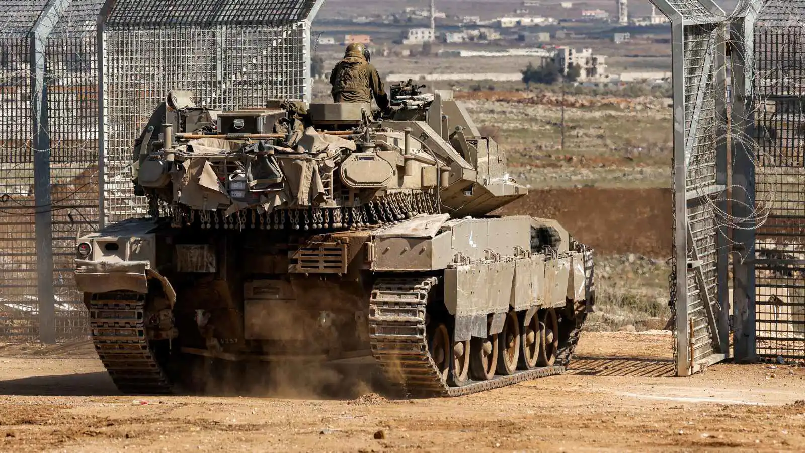 توغّل إسرائيلي في قرية الأصبح جنوب القنيطرة السورية