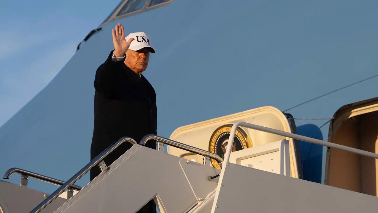 المعركة "الأقل شعبية".. لماذا تدعم قاعدة "ماغا" حرب ترامب على إيران؟