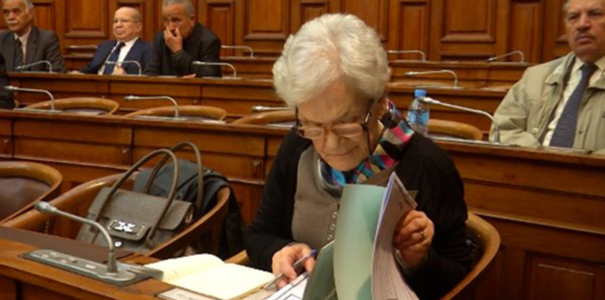 الجزائر.. استقالة عضوة في البرلمان احتجاجًا على محاولات الإطاحة بـ"بوحجة"