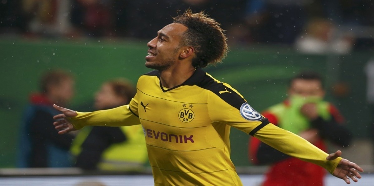 الغابوني أوباميانغ يصدم آرسنال