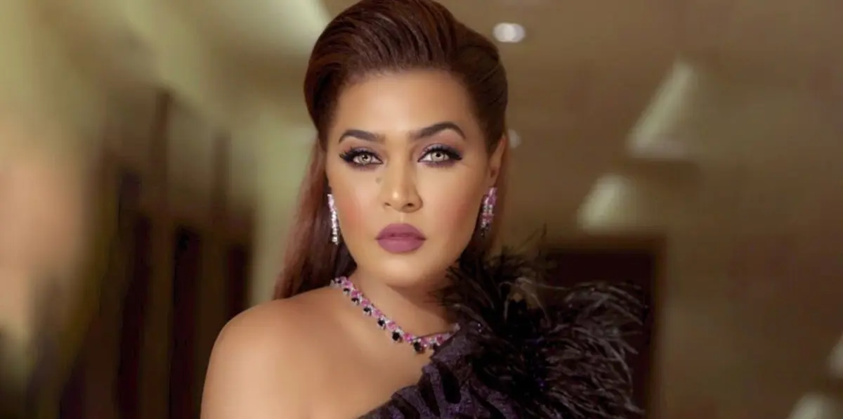 الفنانة وعد: أنا نجمة وسأظل دون دعم محمد عبده