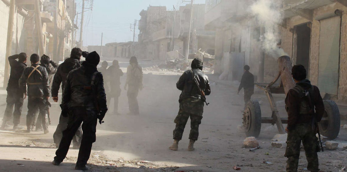 ماكرون وميركل يبحثان مع بوتين الهدنة في سوريا