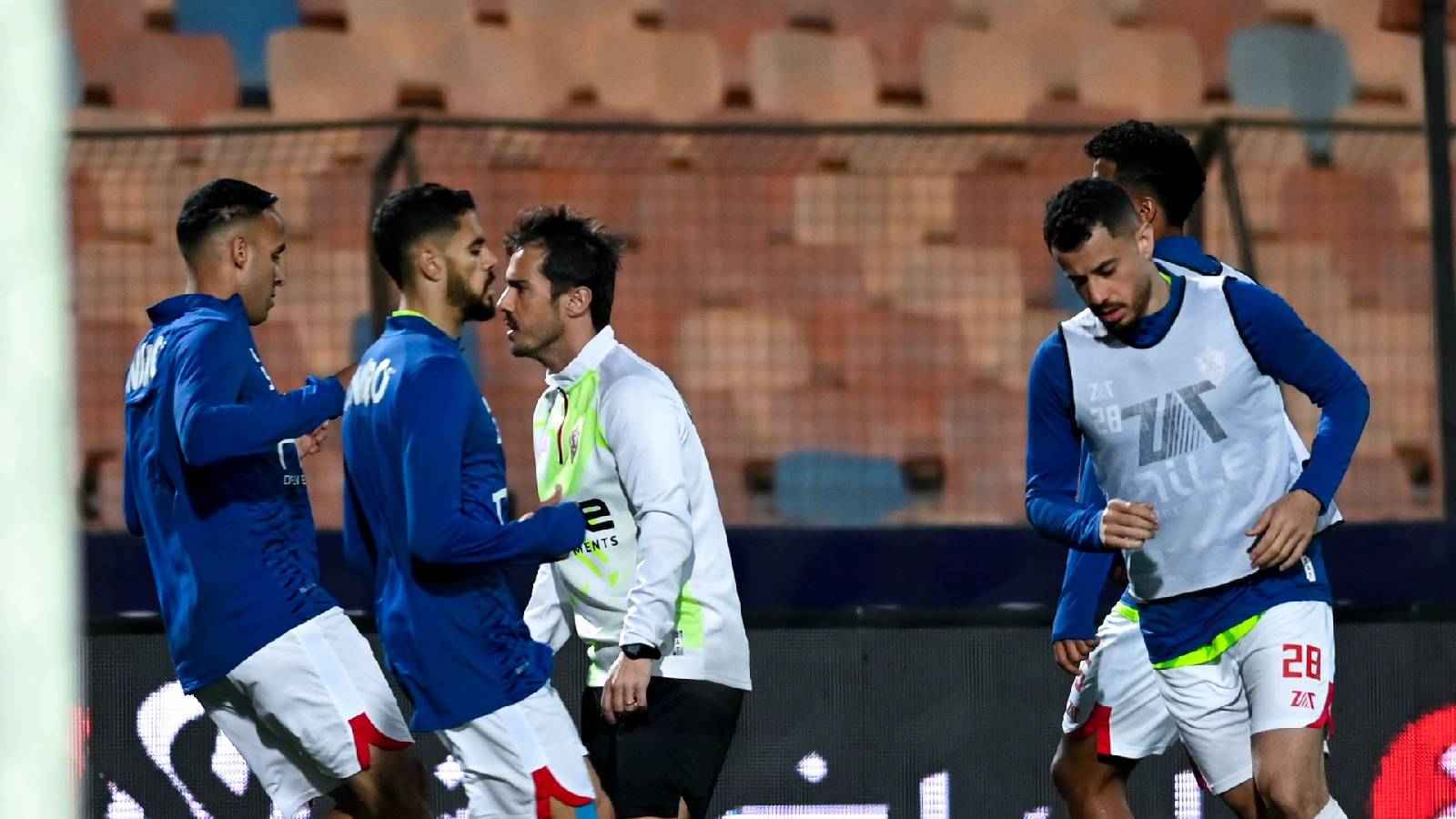 مفاجأة مدوية.. نجم الزمالك يعقد جلسة مع "مسؤول أهلاوي (فيديو)