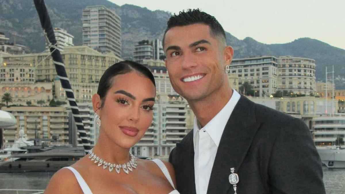 حدّد تاريخ الزفاف.. برنامج إسباني يكشف أسرار حفل رونالدو وجورجينا