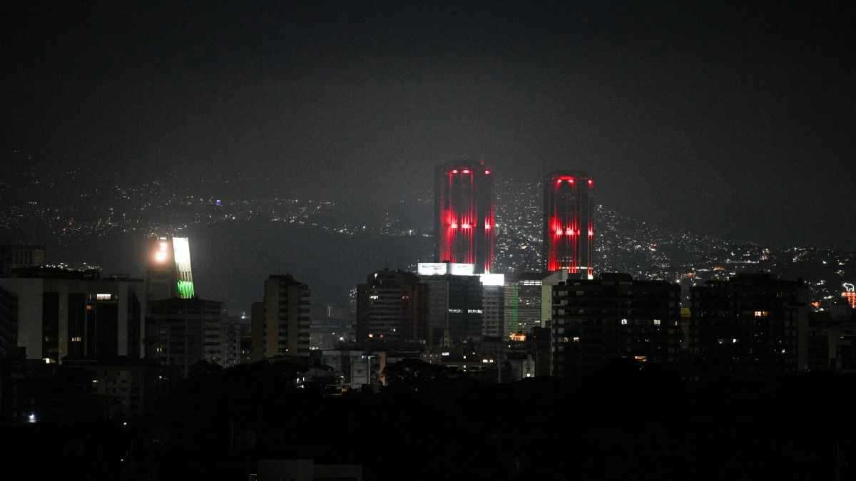 استباقا للانفجارات.. واشنطن تحظر الطيران التجاري فوق فنزويلا