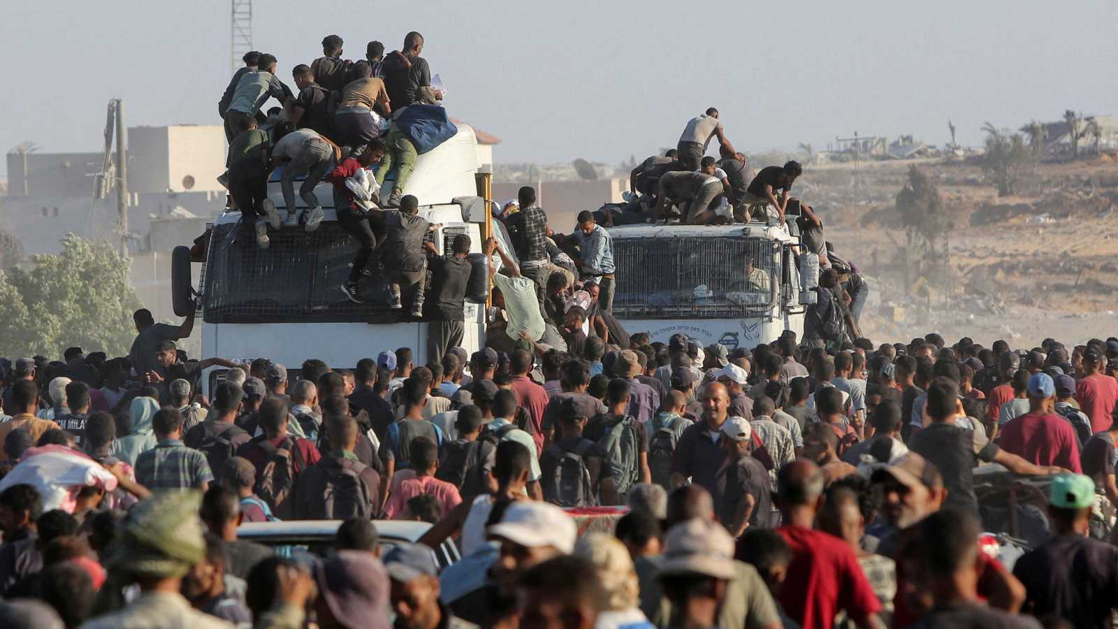 غزة.. مقتل 5 من عناصر تأمين المساعدات بقصف إسرائيلي