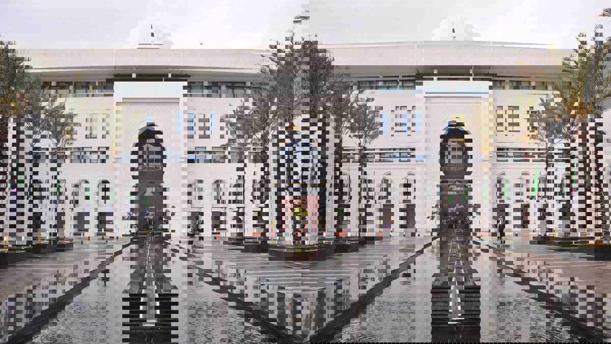 الخارجية الجزائرية تنفي منع مسؤولين من السفر