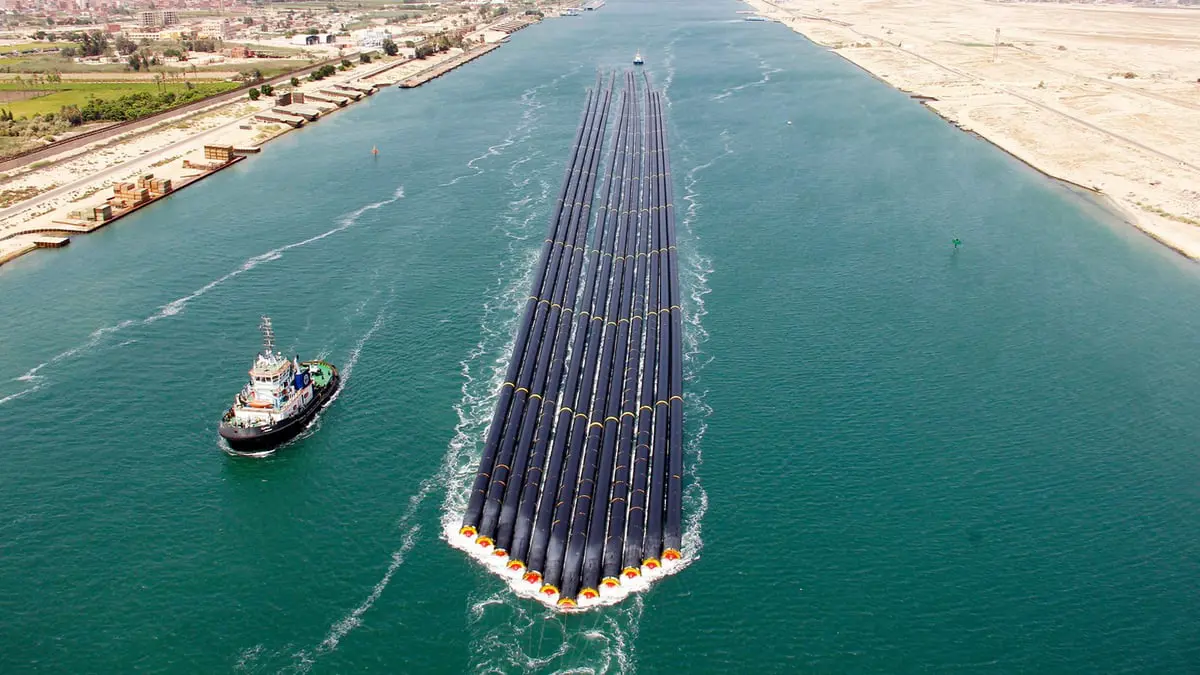 مصر تنفي اتخاذ السفن مسارات بديلة لقناة السويس بعد رفع رسوم العبور
