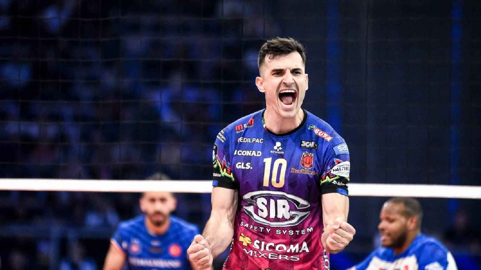 احتفل به عصام الشوالي.. مَن التونسي وسيم بن طارة بطل أوروبا؟ (صور)