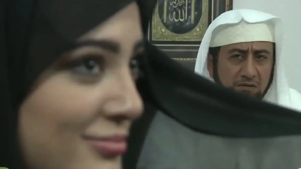 "القاضي ناصر القصبي".. فصل قاضٍ سعودي يعيد مشهدا شهيرا من "طاش ما طاش" للواجهة