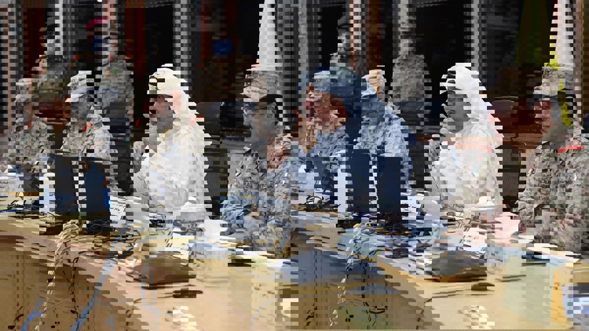 للمرة الأولى في تاريخ الكويت.. وزير الدفاع بصدد إصدار قرار بضم المرأة للجيش