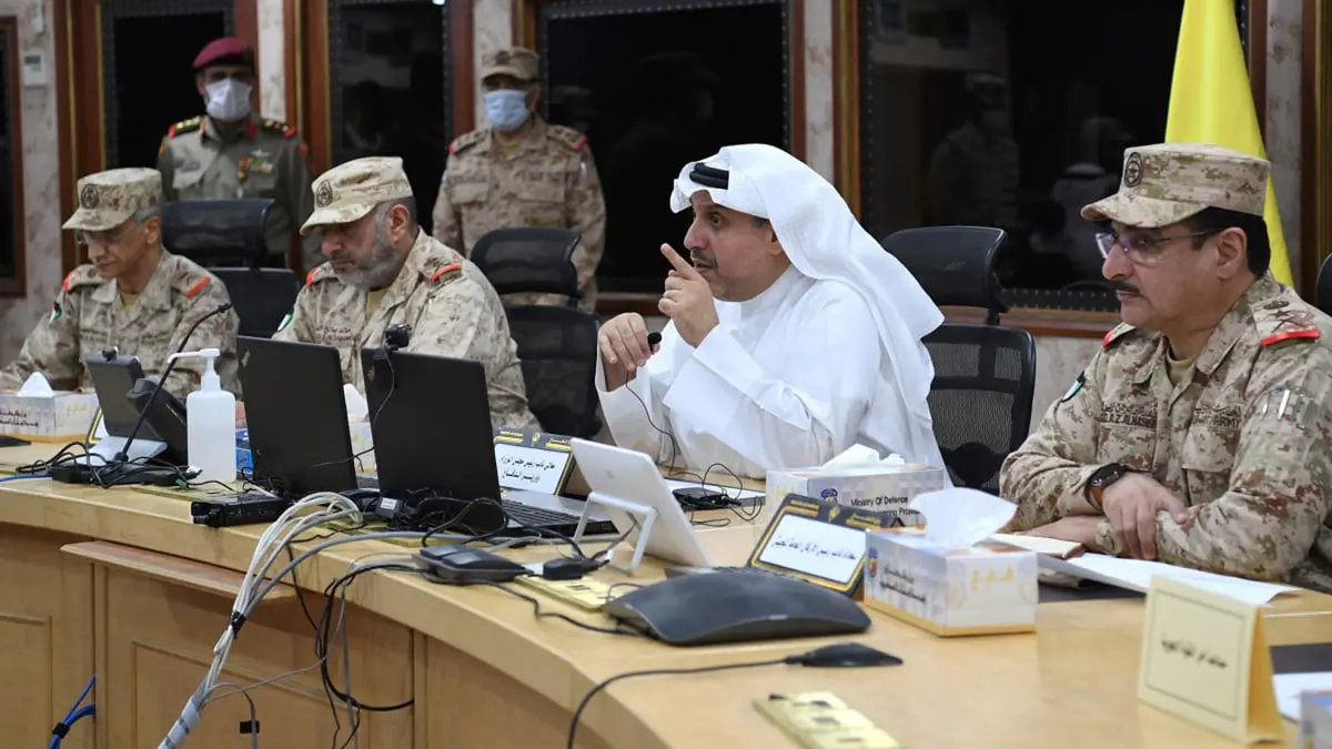 للمرة الأولى في تاريخ الكويت.. وزير الدفاع بصدد إصدار قرار بضم المرأة للجيش