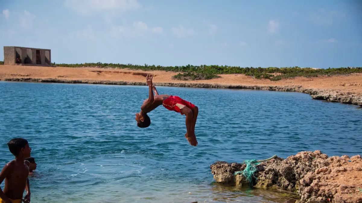 صحيفة بريطانية: لا وجود لقوات إماراتية في جزيرة سقطرى