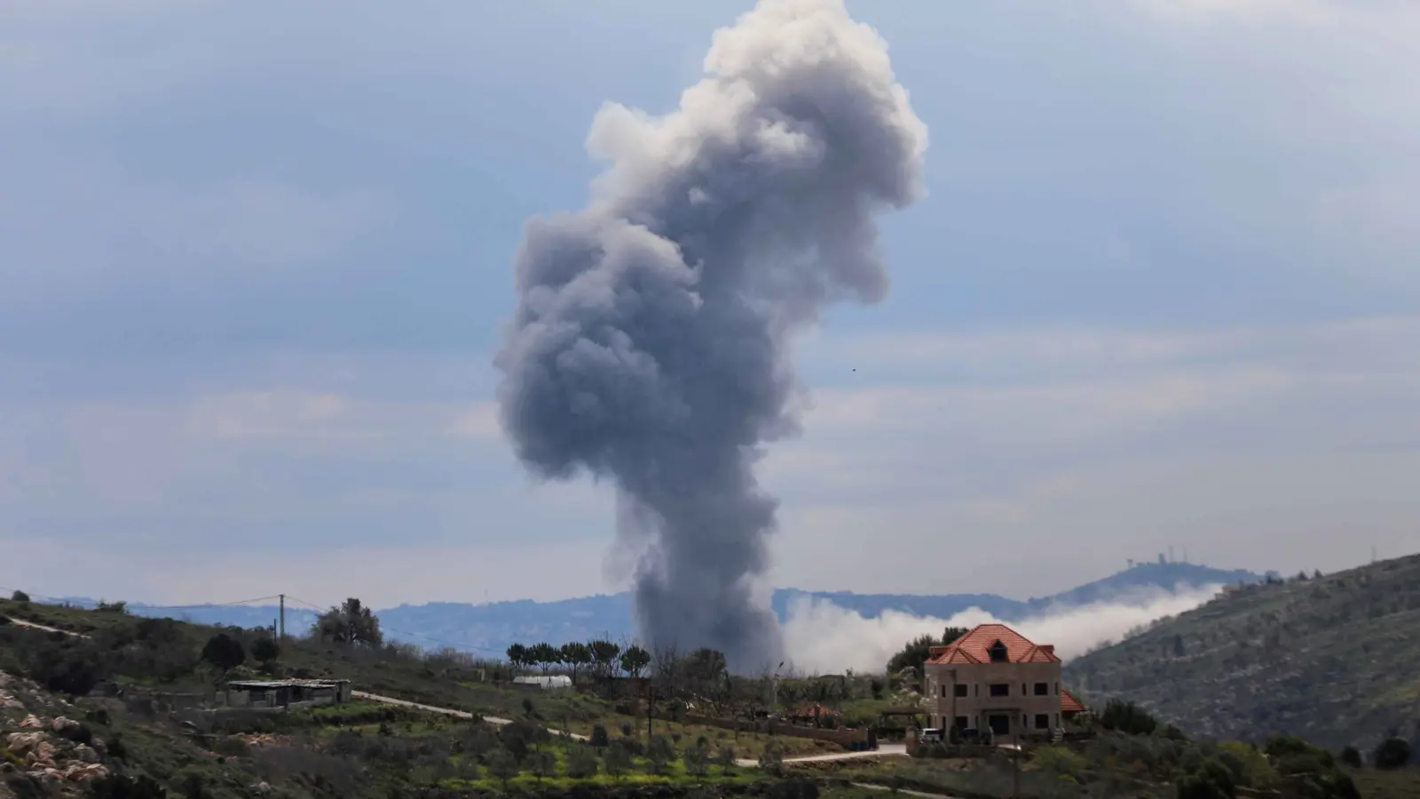 قتيلان في غارة إسرائيلية جديدة على جنوب لبنان