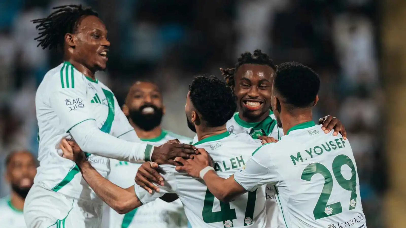 الإثارة مستمرة.. ترتيب الدوري السعودي بعد فوز الأهلي على الرياض (فيديو)