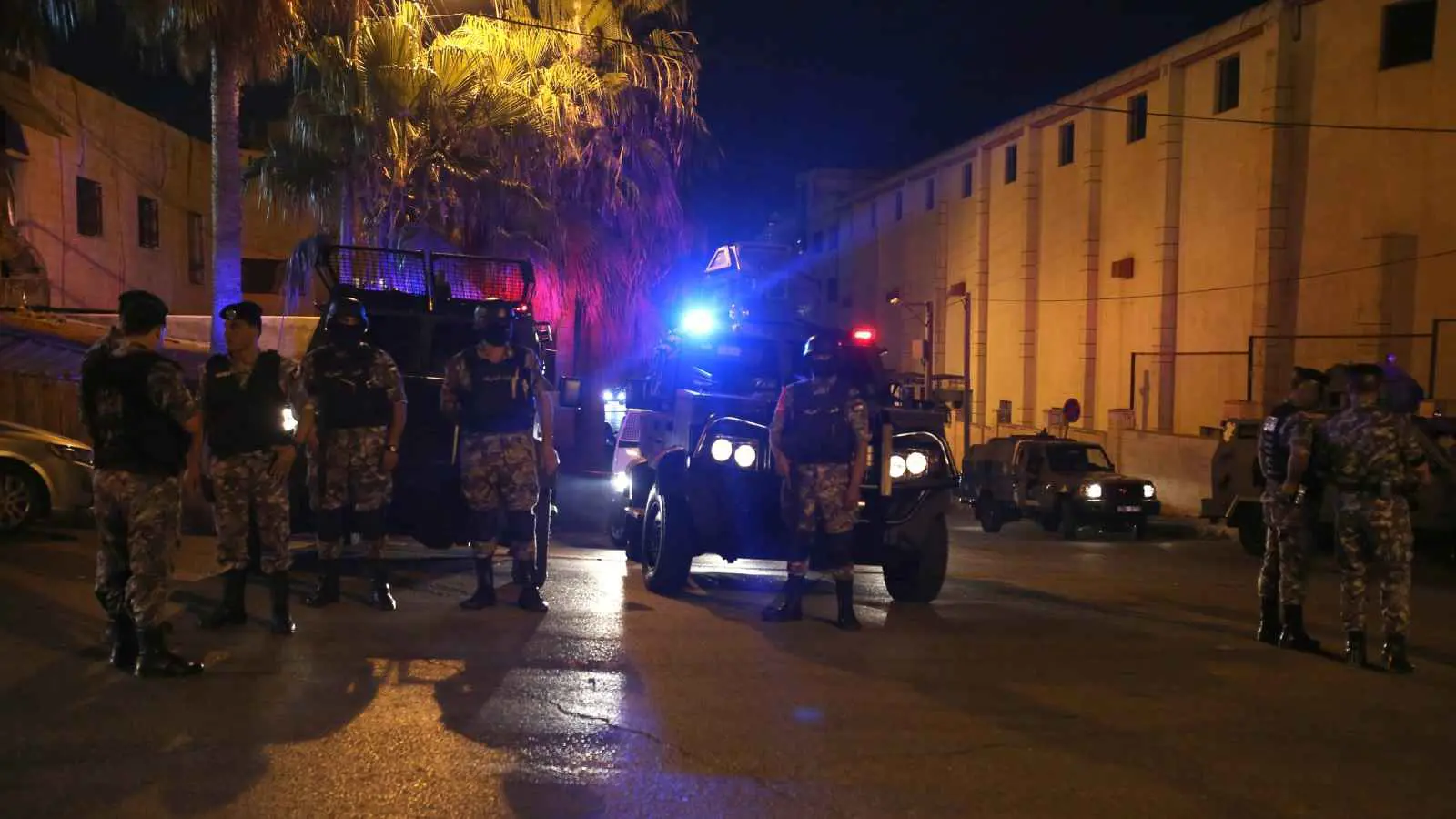 الأردن.. مقتل شخص أطلق النار على رجال الأمن (فيديو)