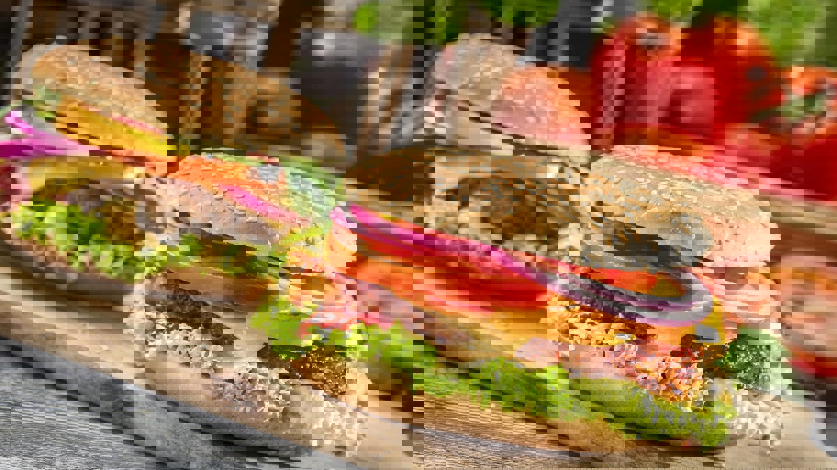 عقوبات مشددة للمخالفين.. السعودية تبدأ العمل بتعليمات السعرات الحرارية