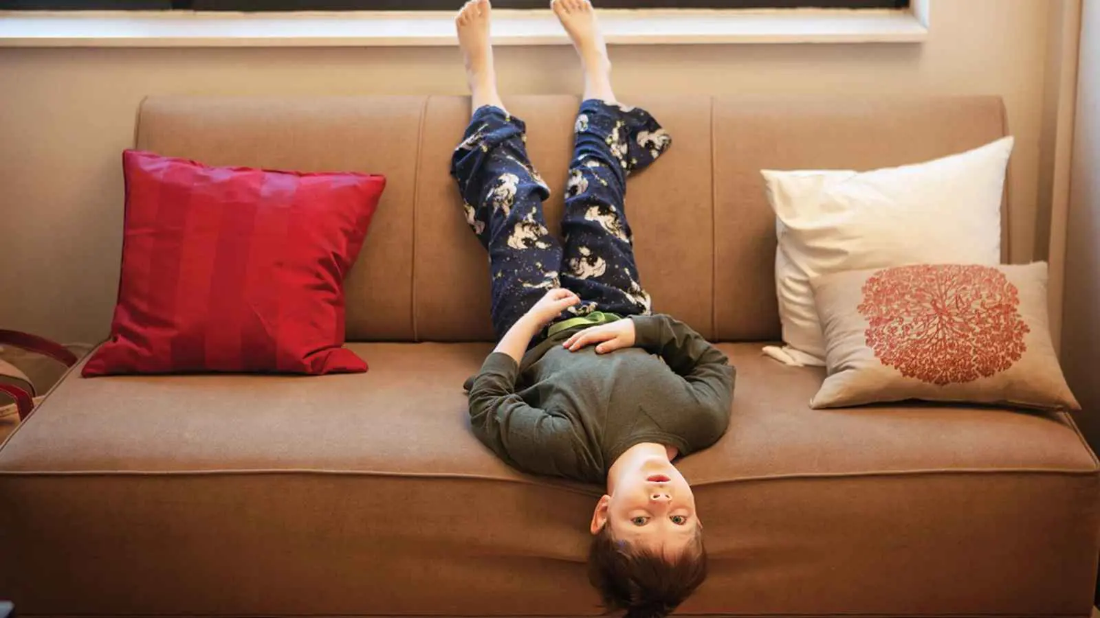 هل من الصحي أن يشعر طفلك بالملل خلال عطلة الصيف؟