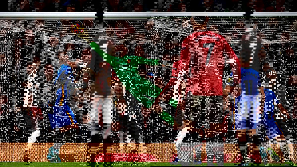 دي خيا: مانشستر يونايتد يجب أن ينافس على أكثر من المركز الرابع