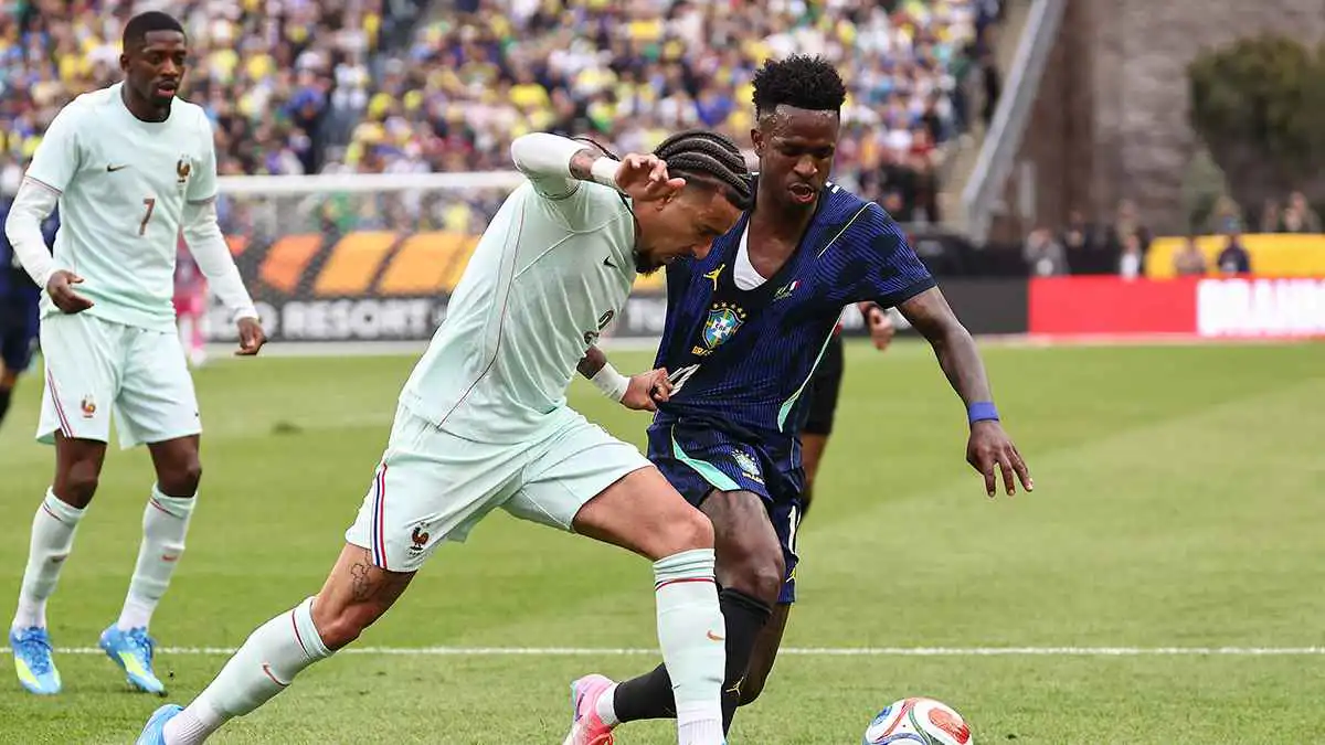 تمتد آثارها لمدريد.. أزمة جديدة لفينيسيوس في البرازيل