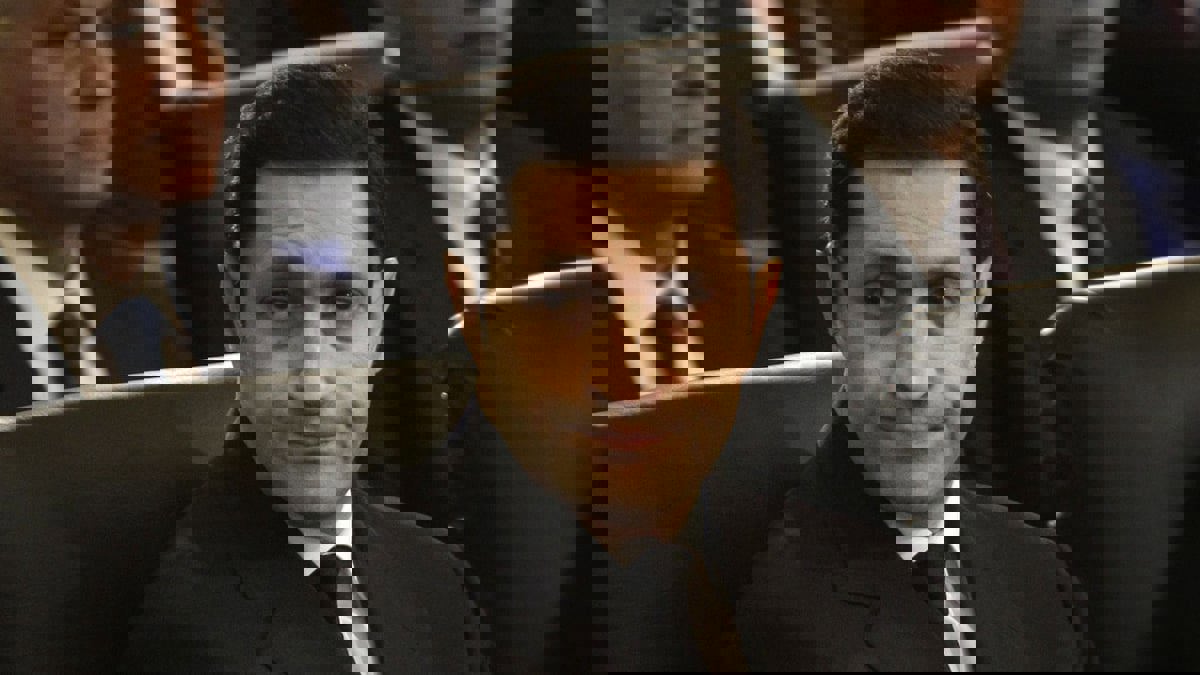 علاء مبارك يعلق على جدل دعاء "اللهم اشف مرضى المسلمين"