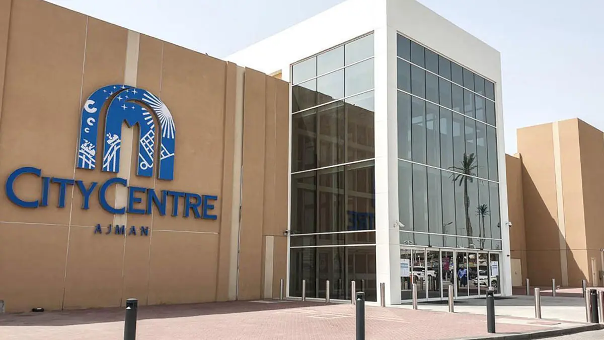 الإمارات.. إعادة فتح مراكز التسوق وصالونات الحلاقة في عجمان