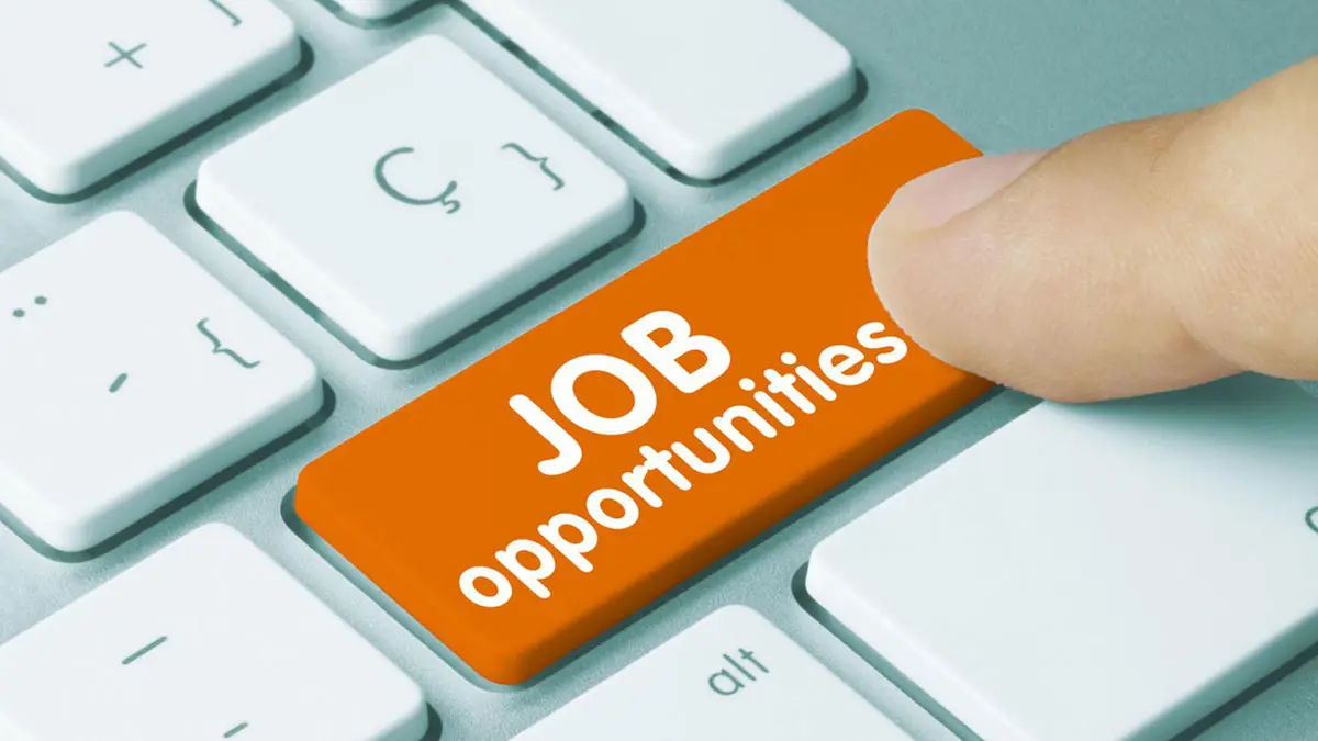 رفعت رسوم تصاريح الأجانب.. البحرين تطلق برنامجًا لتوظيف المواطنين