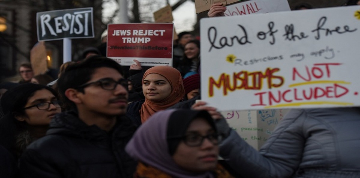 كيف رد اليمنيون على قرار منعهم من دخول أمريكا؟