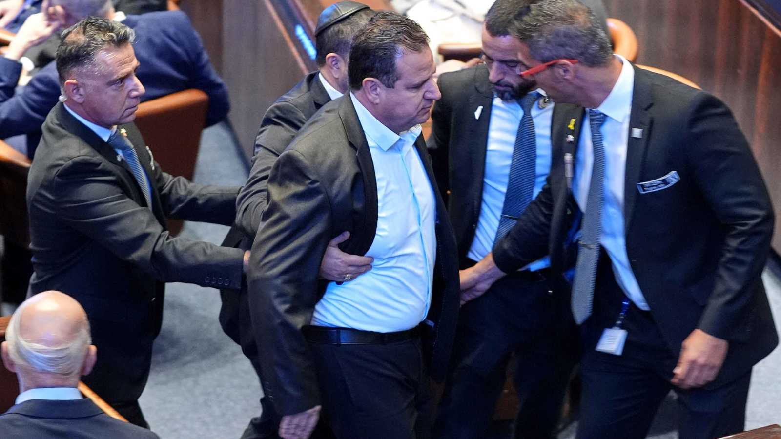 أدان "خرق" اتفاق الهدنة.. حزب يثير الغضب في إسرائيل