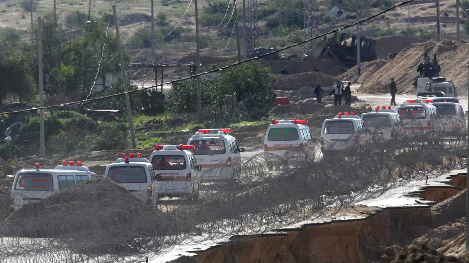 الجيش الإسرائيلي يسلم جثث 15 فلسطينيا ضمن صفقة التبادل