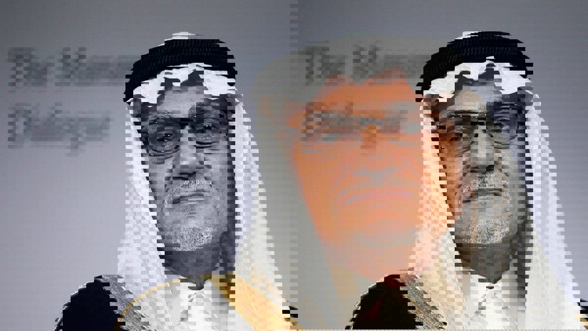 تركي الفيصل: زعيم أكبر دولة بالعالم يلجأ للإمارات وهي تشترط عليه
