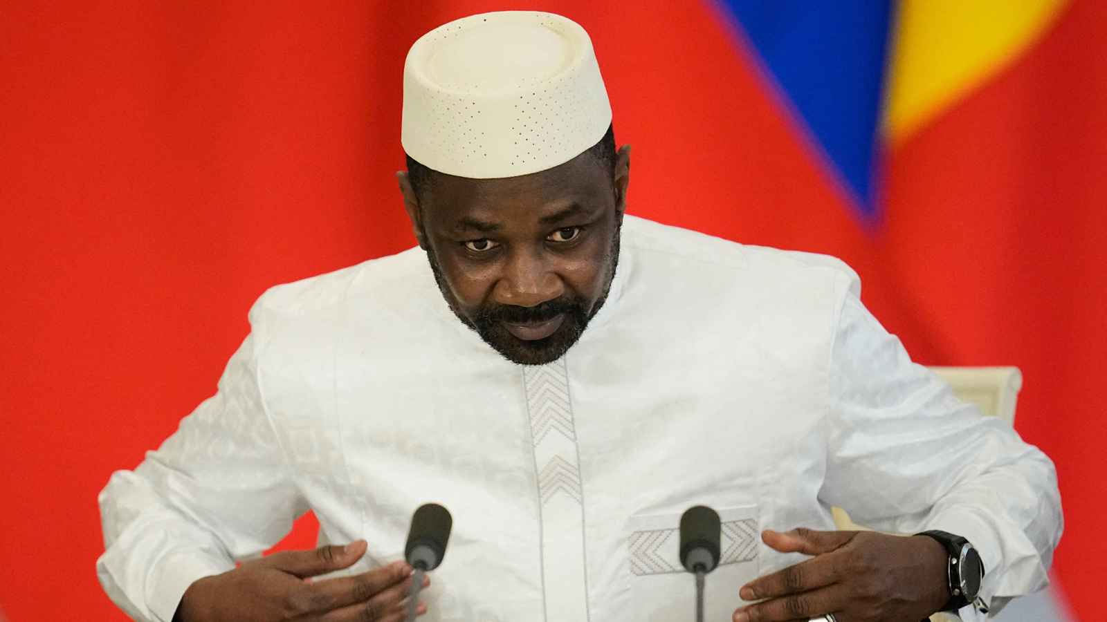 قانون يسمح لغويتا بالترشح للرئاسة يثير جدلا واسعا في مالي