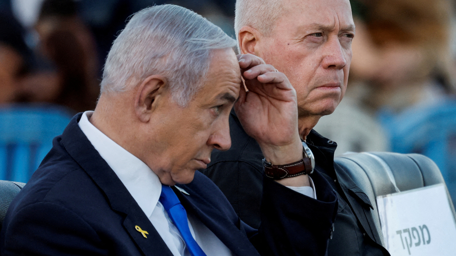 هآرتس: تصفية حسابات تقود نتنياهو إلى "التنكيل" بغالانت وأسرته